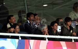 kxip-vs-kkr-at-durban-21st-apr-sharukh-khan-and-son-in-the-stands